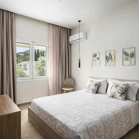 Pool Apartments, Elena & Maria By Konnect Ipsos