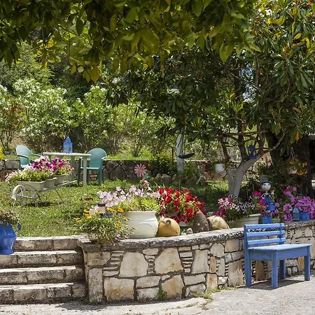 Pool Apartments, Elena & Maria By Konnect *