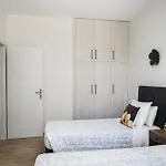 Pool Apartments, Elena & Maria By Konnect Ипсос