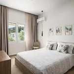 Pool Apartments, Elena & Maria By Konnect Ипсос