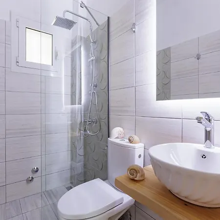 Pool Apartments, Elena & Maria By Konnect *