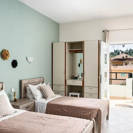 Pool Apartments, Elena & Maria By Konnect * Ypsos