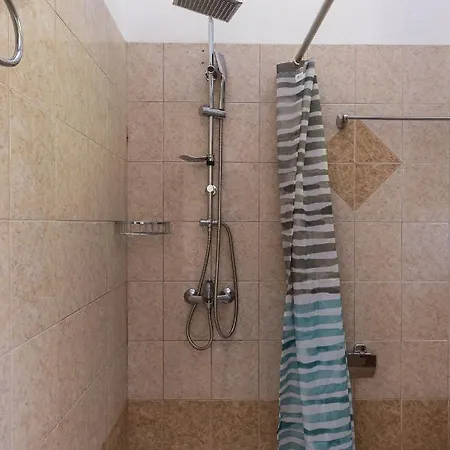 شقة Pool Apartments, Elena & Maria By Konnect *