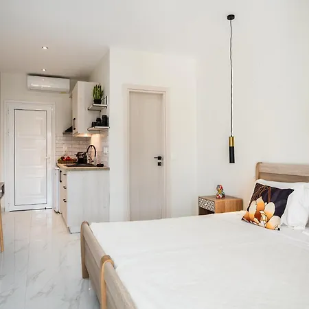 Apartament Pool Apartments, Elena & Maria By Konnect