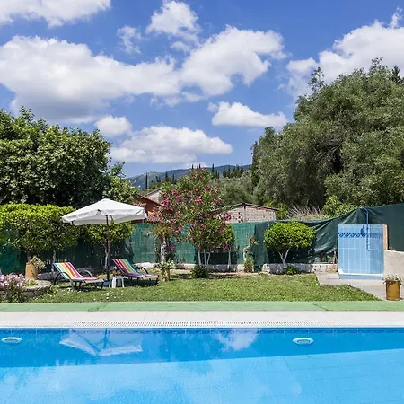 Pool Apartments, Elena & Maria By Konnect إيبسوس