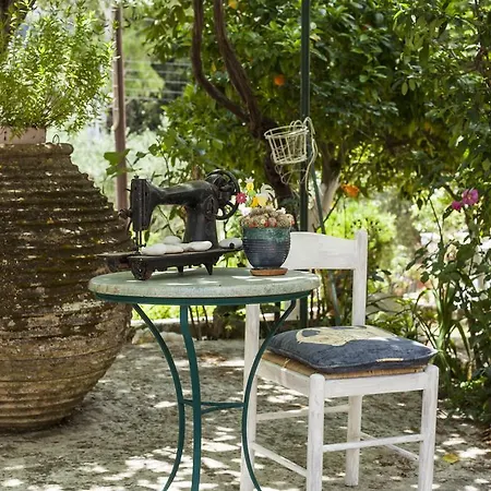 Pool Apartments, Elena & Maria By Konnect *