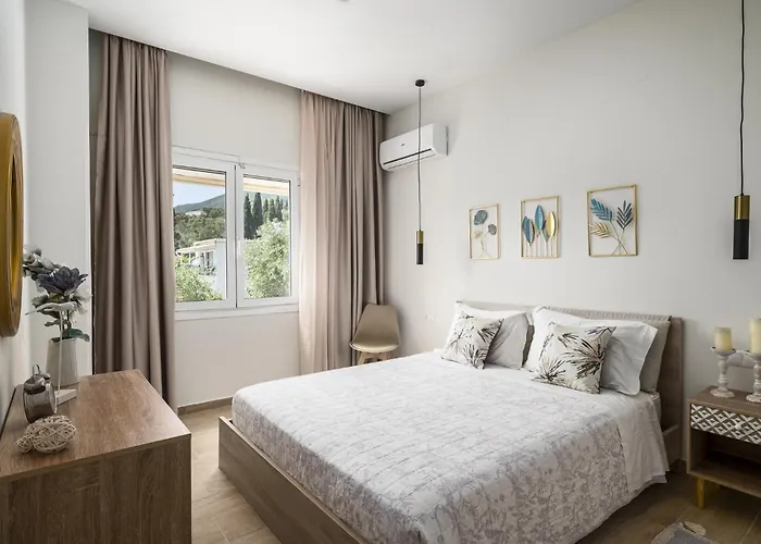 Pool Apartments, Elena & Maria By Konnect Ipsos