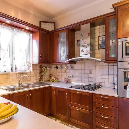 Διαμέρισμα Pool Apartments, Elena & Maria By Konnect *